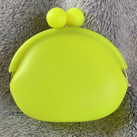 HELLO KITTY💫 Neon Yellow Rubber Logo Change Purse - Picture 3 of 5